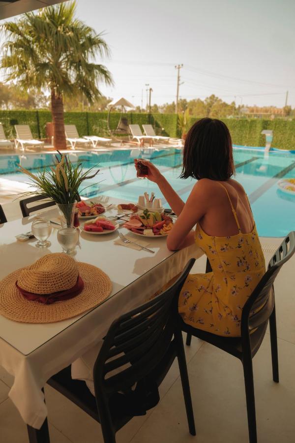 Palmila Butik Otel Сіліфке Екстер'єр фото